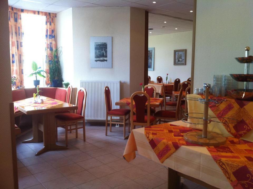 Landhotel Am Peetscher See Mirow Exterior photo